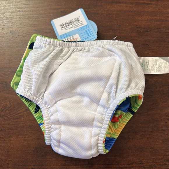 Brand New i play swim diaper. Size 6 months (10-18lbs) - Picture 2 of 4